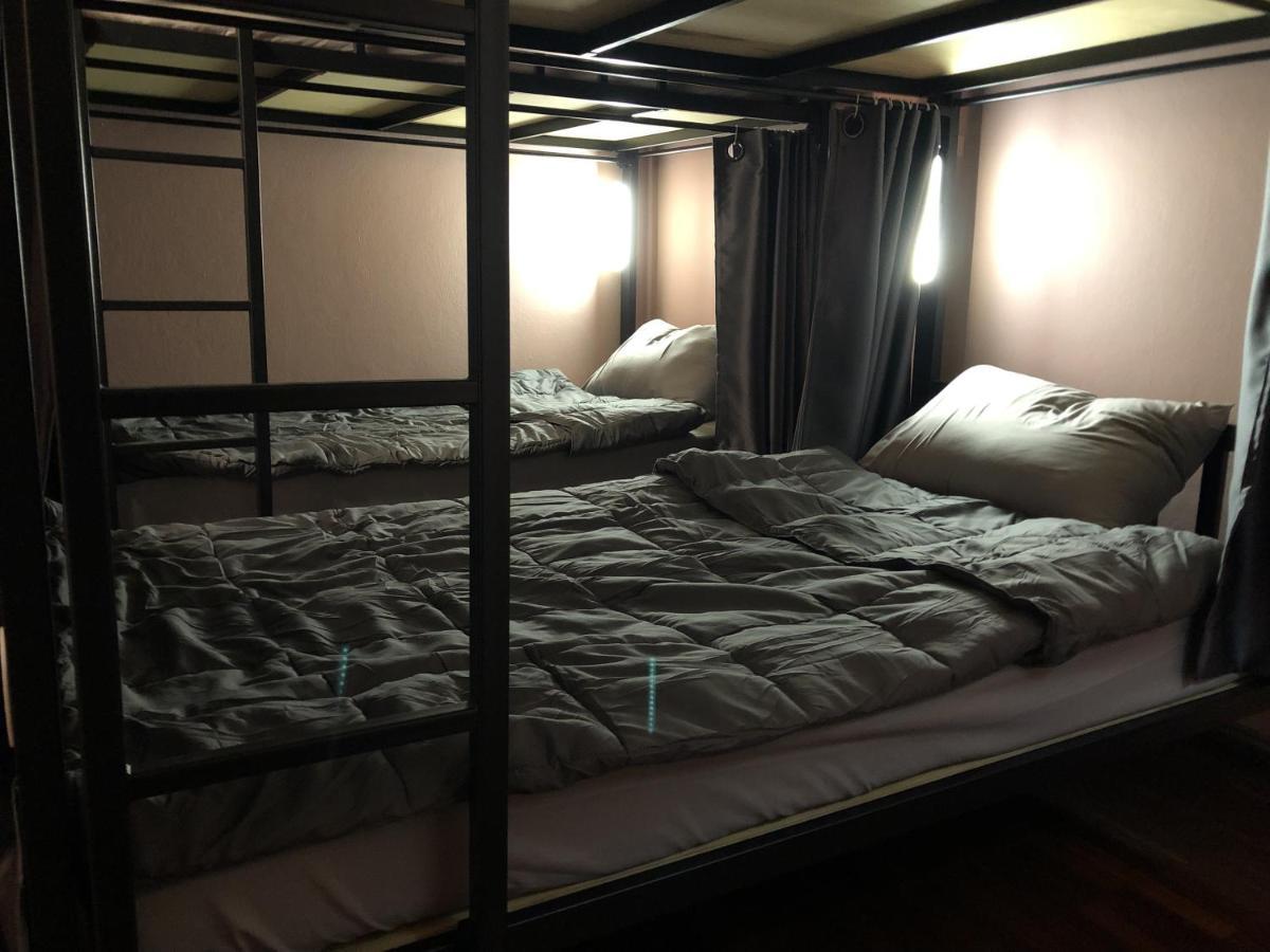 Baan Mee Suk Ayutthaya Hostel Buitenkant foto