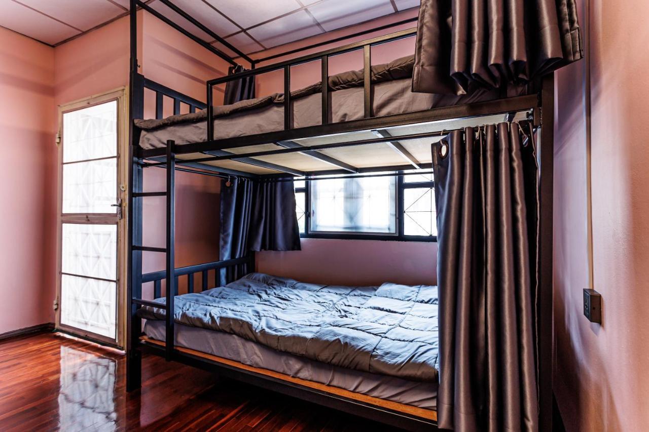 Baan Mee Suk Ayutthaya Hostel Buitenkant foto