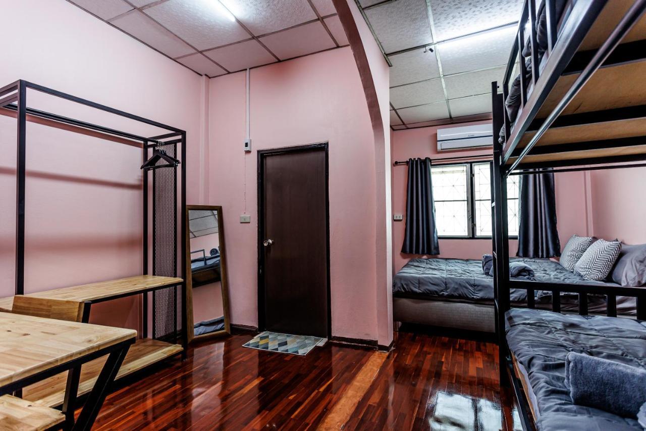 Baan Mee Suk Ayutthaya Hostel Buitenkant foto