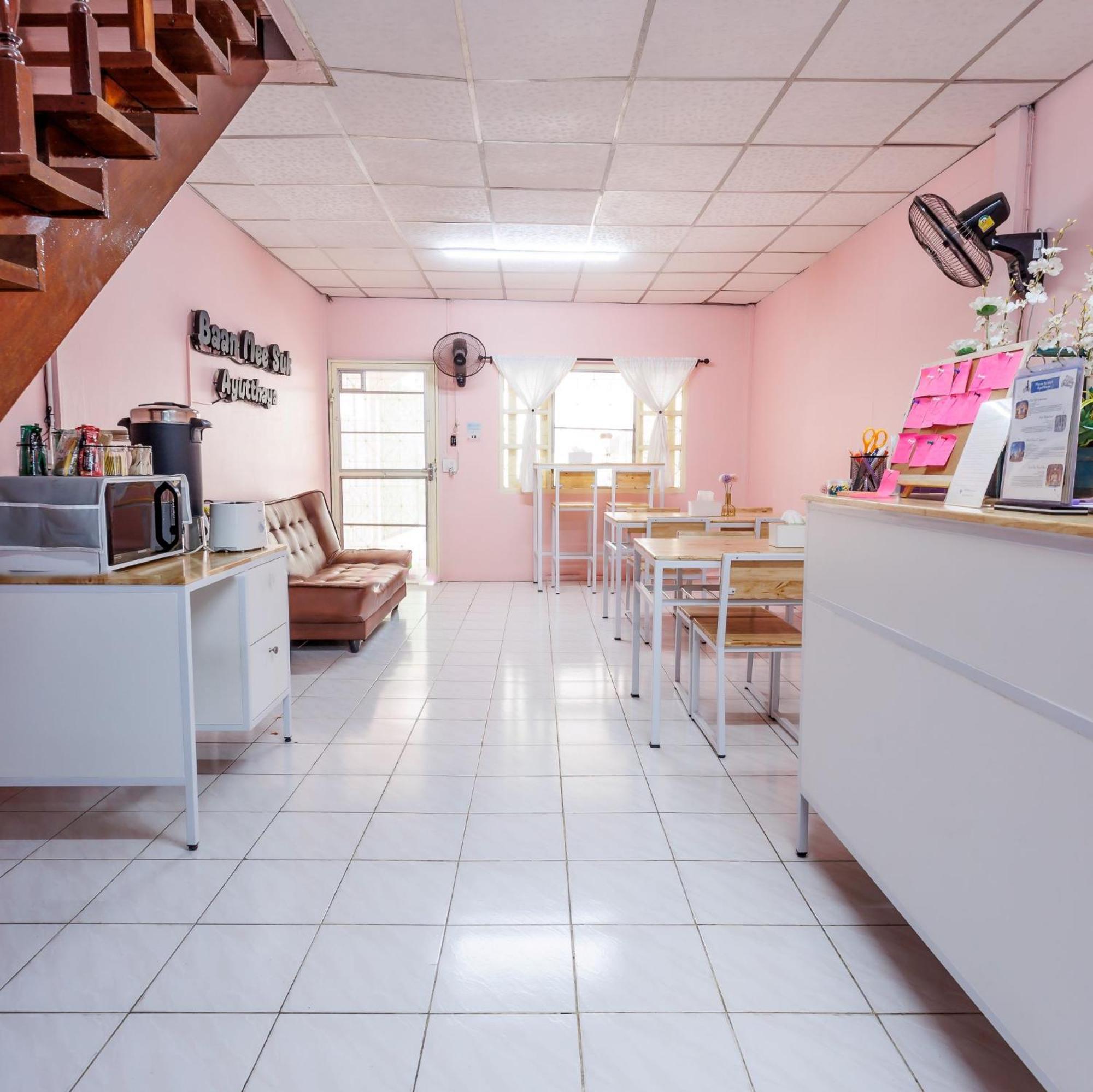 Baan Mee Suk Ayutthaya Hostel Buitenkant foto