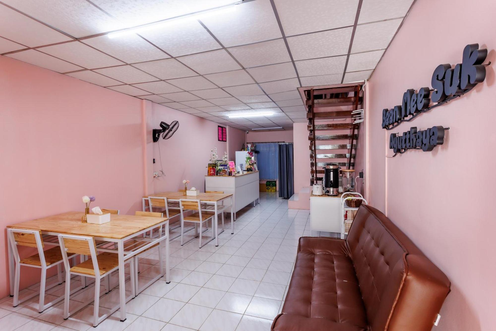Baan Mee Suk Ayutthaya Hostel Buitenkant foto